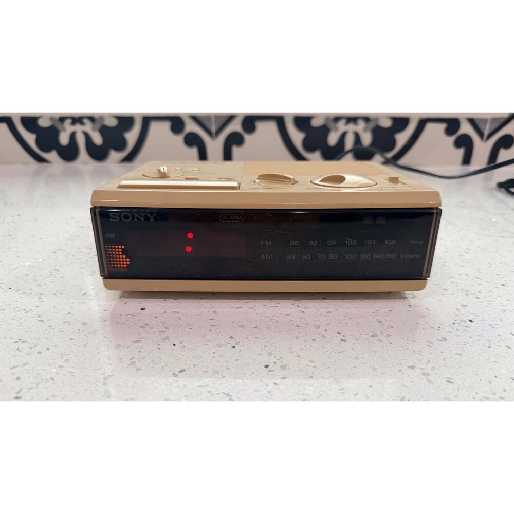 Vintage Sony Dream Machine ICF-C3W AM/FM Digital Alarm Clock Radio Beige Tested - Picture 7 of 7